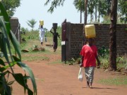 So wird in Ugari üblicherweise das Wasser geholt.